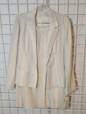 ROYCE LTD NY Vintage Cream and Light Gray Blue Striped Skirt Suit Set 10 NWT